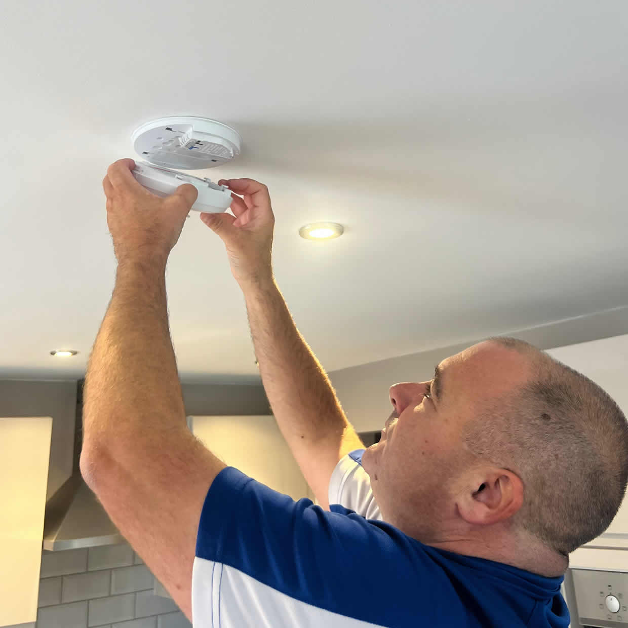 Smoke alarm installation service in Bracknell